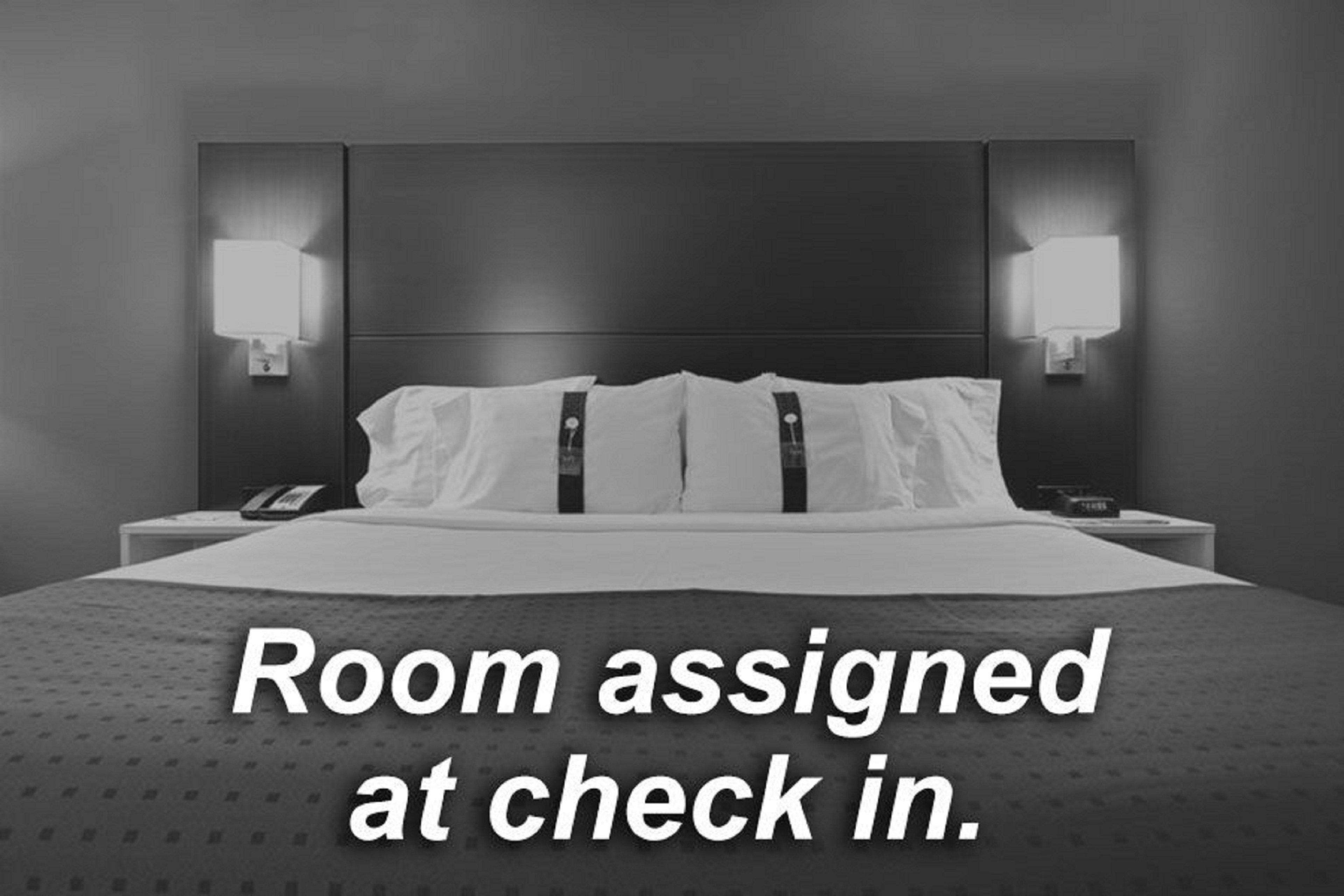 Holiday Inn - Менітовок Екстер'єр фото